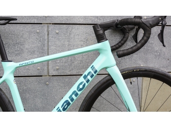 Bianchi Infinito 105 12s Velomann alloy - Celeste glossy/black decals 2026